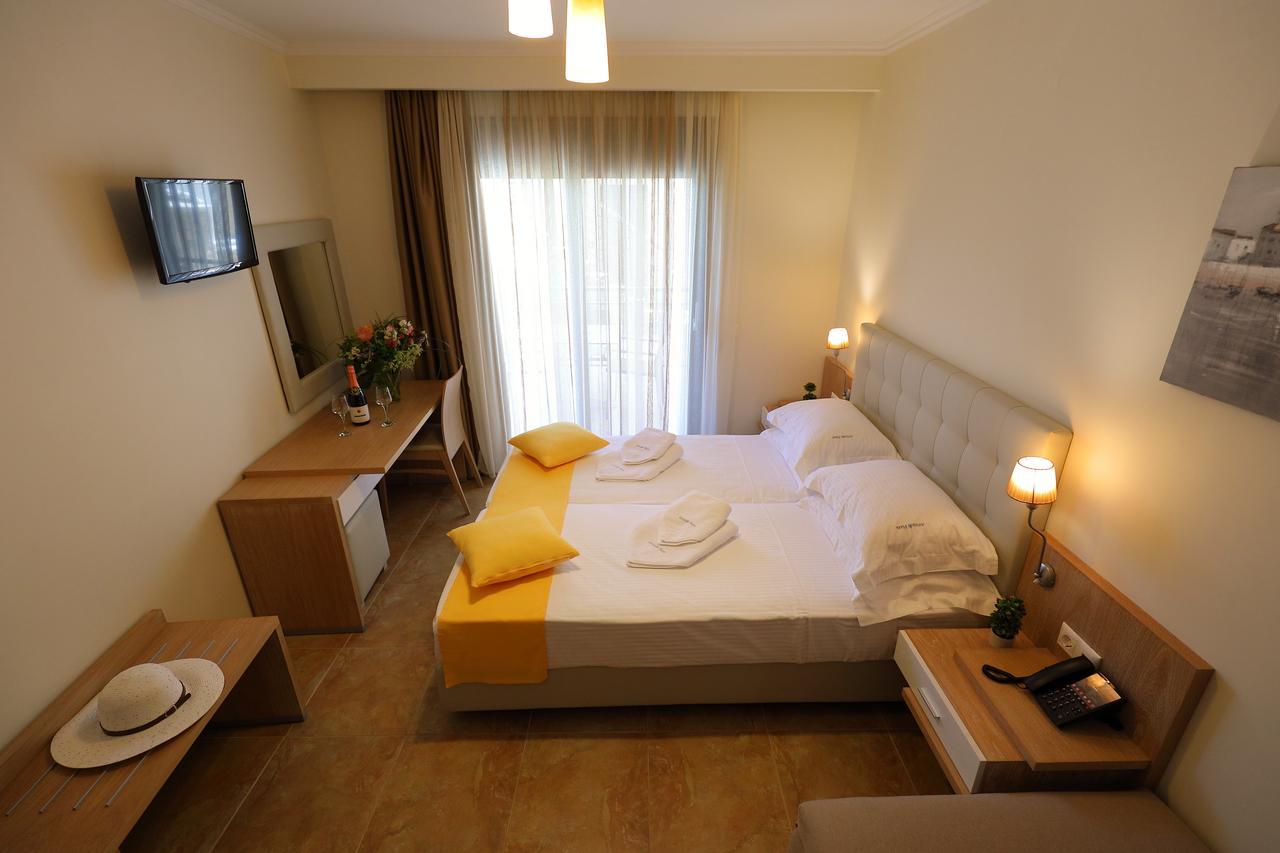 Artemis Plaza Aparthotel Agia Paraskevi  Exterior photo